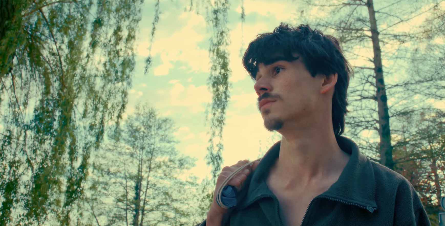 De Beproeving van Neptunus film still - Tristan Valkenburg as Sep, a young, insecure, wannabe boy scout